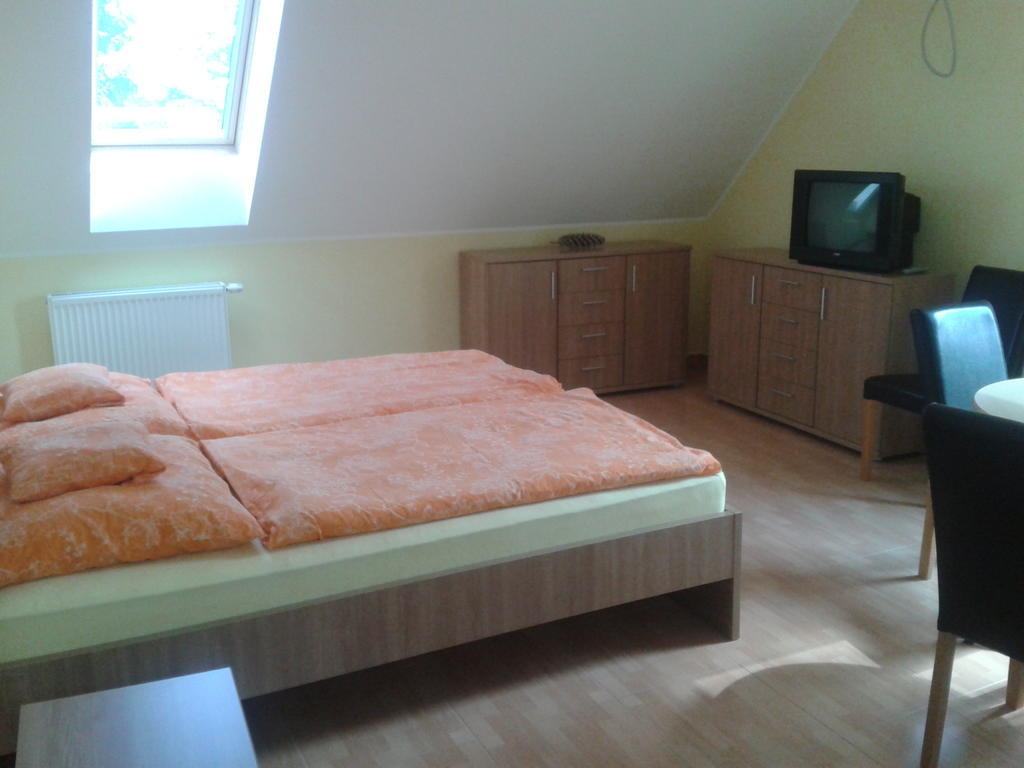 Határmenti Vendégház Zsira Chambre photo